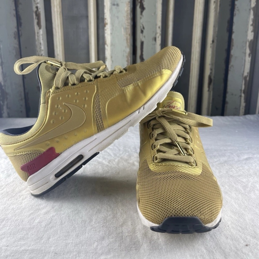 Size 8.0 -Womens Nike Air Max Zero QS Metallic Gold - Picture 2 of 15
